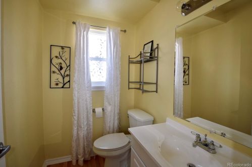 7372 Spruce St, Englewood CO 80112-1752 exterior