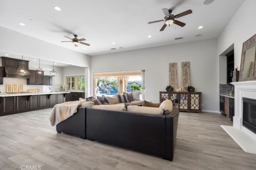 7756 Kingdom Dr, Riverside CA  92506 exterior