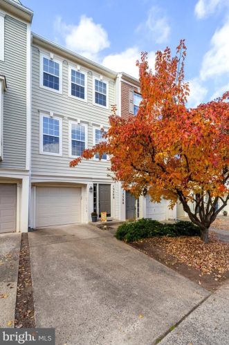 12508 Heykens Ln, Bristow, VA 20136-3007