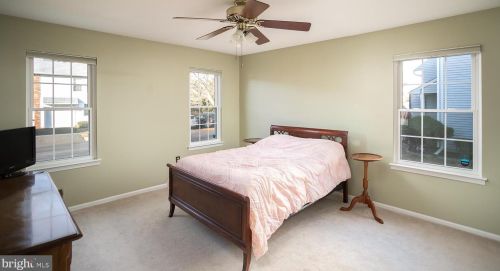 11 Heritage Ct, Trenton NJ 08628-3603 exterior