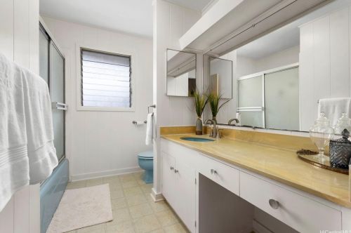 1364 Ala Hoku Pl, Honolulu HI  96819-1429 exterior