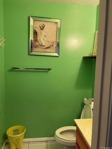 210 Alton Ave, Santa Ana CA 92707-4400 exterior