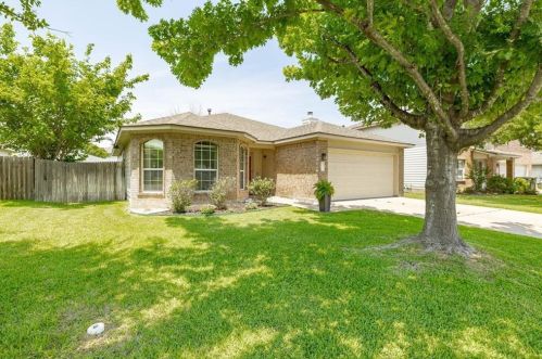 2827 Kempton St, Georgetown, TX 78626-7672