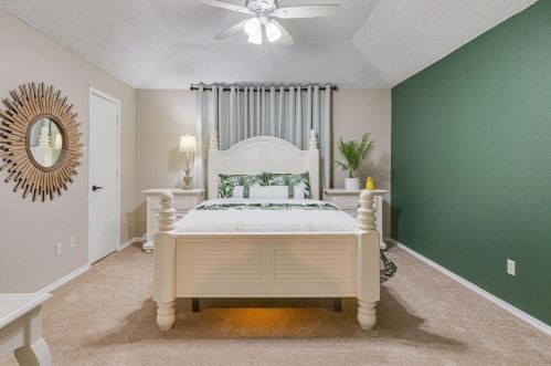 6401 Peggy Dr, Fort Worth TX  76133-4429 exterior