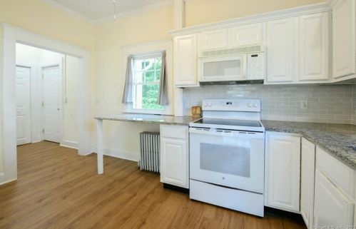 254 Main St, Cheshire CT  06410-3112 exterior