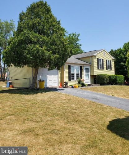 1504 Ridgeview Ln, Harrisburg, PA 17110-2960