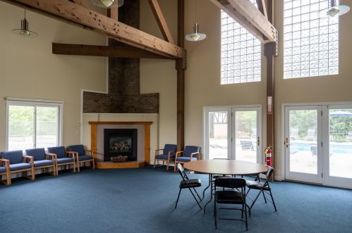 193 Fieldstone Dr, Londonderry NH  03053-2715 exterior