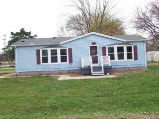 608 Jackson Ave, Altamont, IL 62411-1333