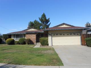2847 San Gabriel Ave, Fresno, CA 93705-1144