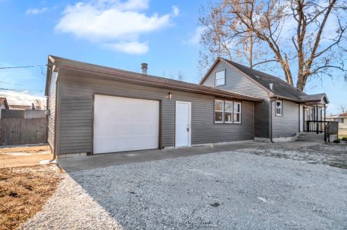 212 Jefferson Ave, Bradley, IL 60915-1832