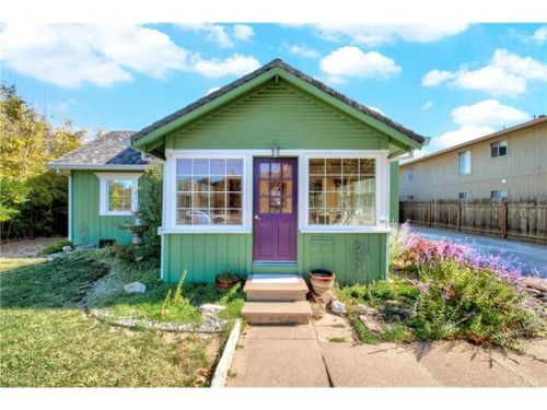1135 4th Ave, Corning, CA 96021-3107