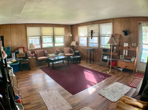 33 Vee Dr, Manteno, IL 60950-3412