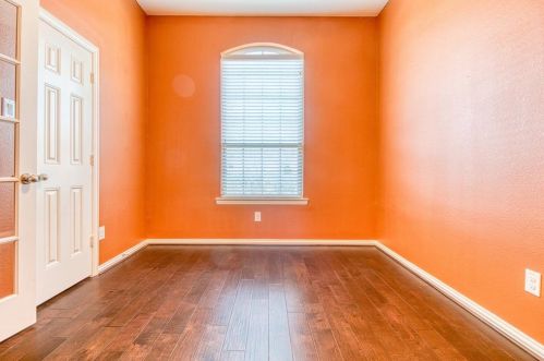 302 Round Lake Dr, Richmond TX 77469-1778 exterior