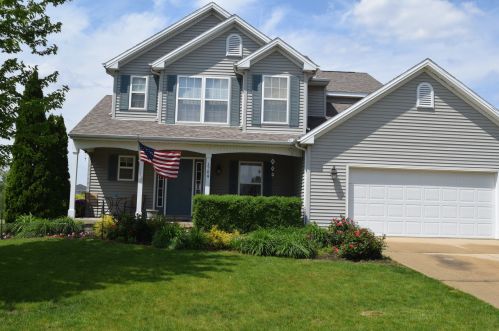 1704 Grand Ave, Saint Joseph, IL 61873-8412