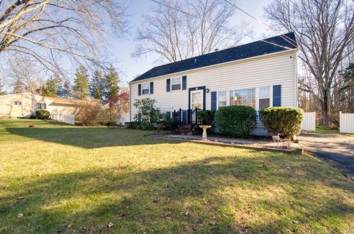 16 Ridgewood Rd, Wallingford, CT 06492-2117