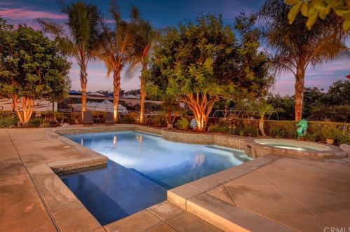 16107 Sierra Heights Dr, Riverside CA  92503-8413 exterior