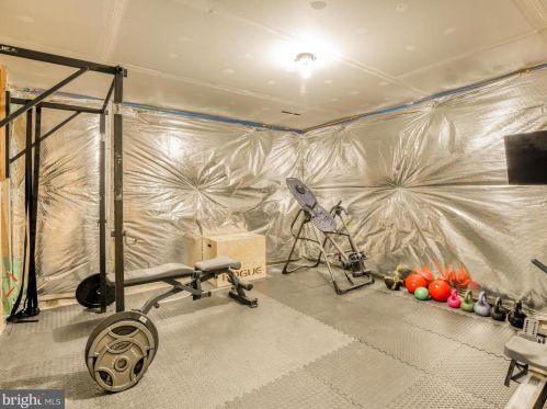 395 Lord Fairfax St, Charles Town WV 25414-2529 exterior