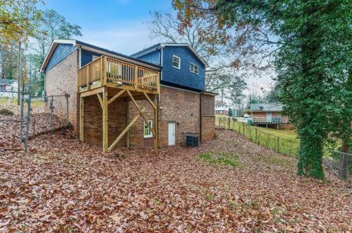 782 Magna Carta Dr, Atlanta GA  30318-6058 exterior