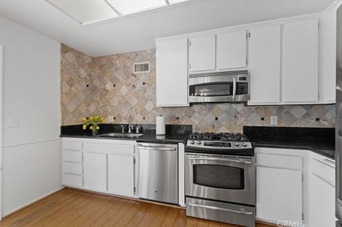 6750 Charing St, Simi Valley CA 93063-3926 exterior