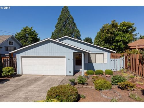 125 Pierce St, Estacada, OR 97023-9324