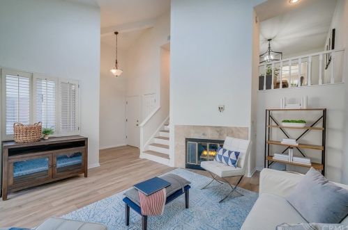21 Cordoba Ct, Manhattan Beach, CA 90266-7242