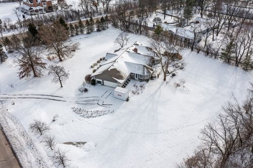 8300 County Line Rd, Willowbrook IL  60527-5719 exterior