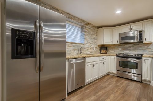 1613 Parkside Dr, Sycamore IL  60178-3313 exterior