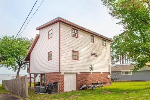 221 Lakeview Shores Dr, Stephen Creek, TX 77331-4659
