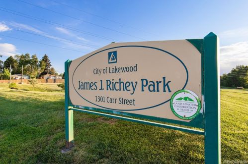 1370 Estes St, Denver CO  80215-4871 exterior