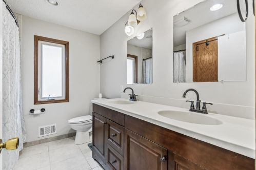 3940 Beryl Rd, Saint Paul MN  55122-1613 exterior