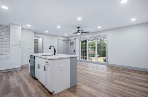2856 Horse Shoe Dr, Atlanta GA  30316-4240 exterior