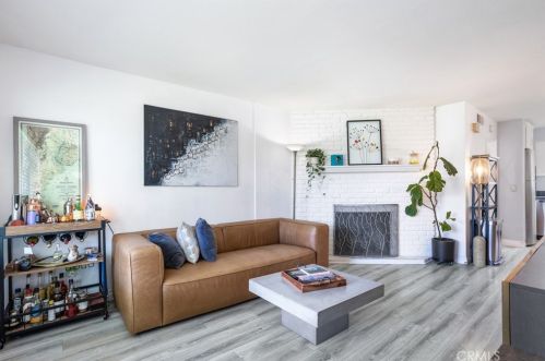 19913 Keswick Ln, Huntington Beach CA  92646-4250 exterior