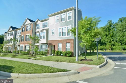 3995 Bradys Hill Rd, Triangle, VA 22172