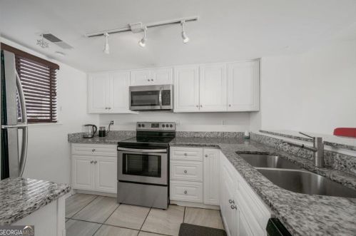 15 Finch Dr, Atlanta GA  30308-6501 exterior