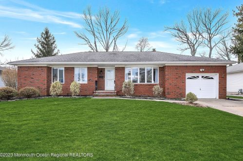 5 Tara Lin Dr, Hazlet, NJ 07730-2134