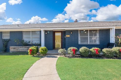 4817 Strummer Dr, Fort Worth, TX 76180-7235