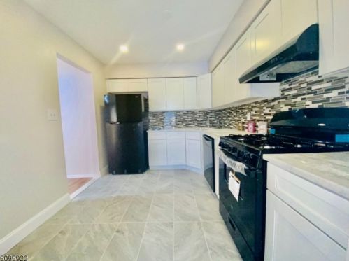 3004 Madaline Dr, Avenel, NJ 07001-1362