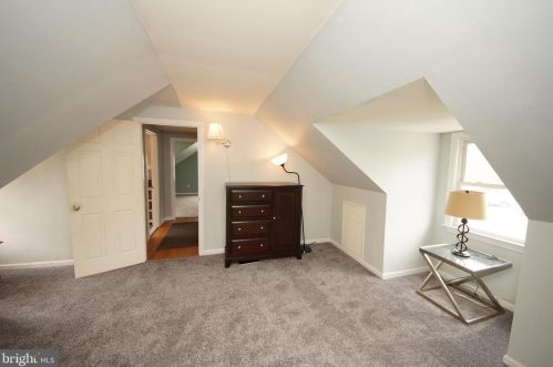 41 Holt Cir, Trenton NJ  08619-1605 exterior