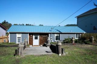 212 55th St, Newport, OR 97365-1211