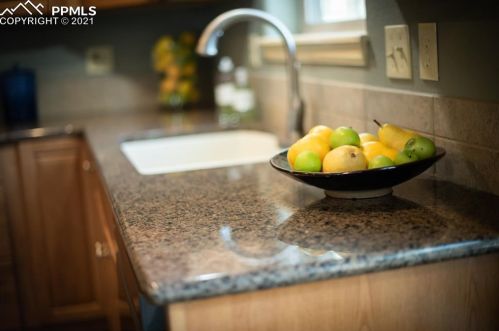 1102 Ptarmigan Dr, Woodland Park CO 80863-8004 exterior