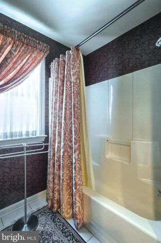 1020 Steeplechase Dr, Lancaster PA  17601-1779 exterior