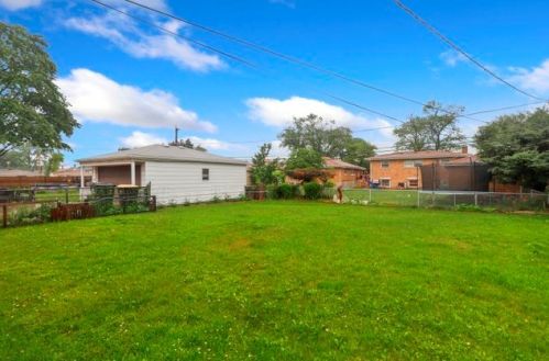 8749 Merrill St, Niles IL  60714-1922 exterior