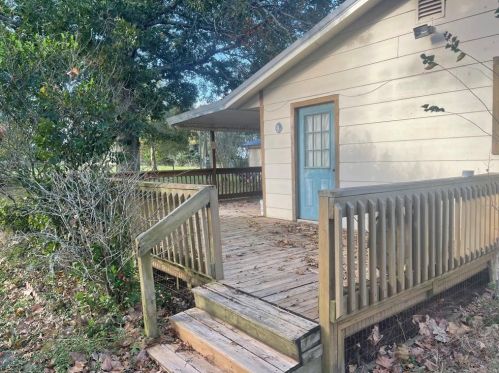 12110 Schmidt Rd, Waller, TX 77484-5061