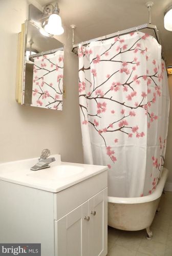 445 Vine St, Lancaster PA  17603-5241 exterior