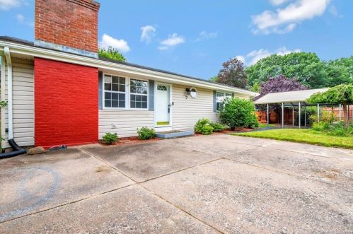 7 Brian Rd, Wapping, CT 06074-3132