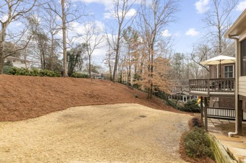 304 Frst Vly Ct, Atlanta GA  30342-2353 exterior