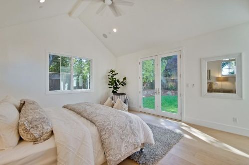 929 Russell Ave, Los Altos CA  94024-5061 exterior