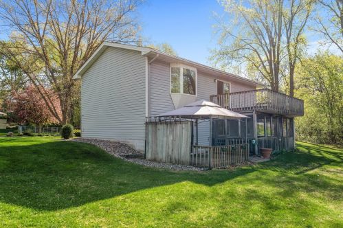 2242 Grospoint Ave, Saint Paul MN  55128-4402 exterior