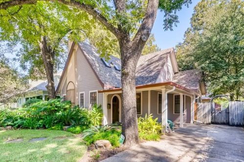 108 41st St, Austin TX  78751-4610 exterior