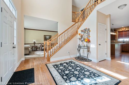 815 Spring Creek Cir, Naperville, IL 60565-3526